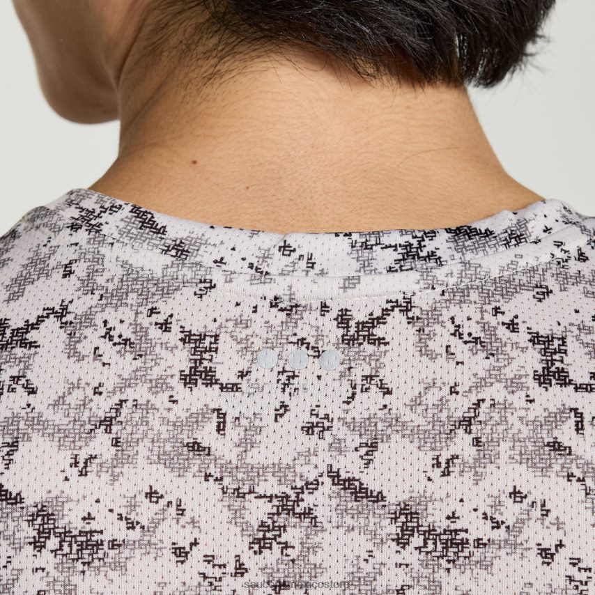 Saucony camiseta gráfica de cronómetro hombres estampado de camuflaje de roca lunar P4B2Z0366